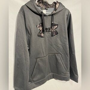 Men’s Under Armour gray and camo patterned good sweatshirt